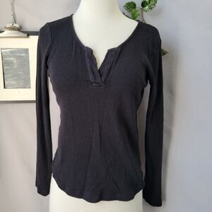 Monrow Baby Thermal Waffle Knit V Neck Henley Black M